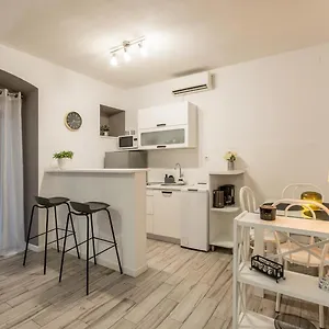 And Lina Appartement Split